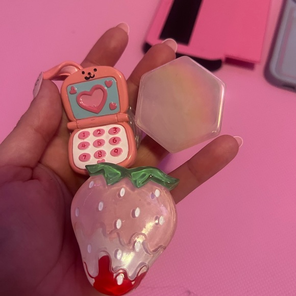 iPhone 13 Pro iPhone case lot- pop sockets, wallet cases, Hello kitty, pink - Picture 13 of 13